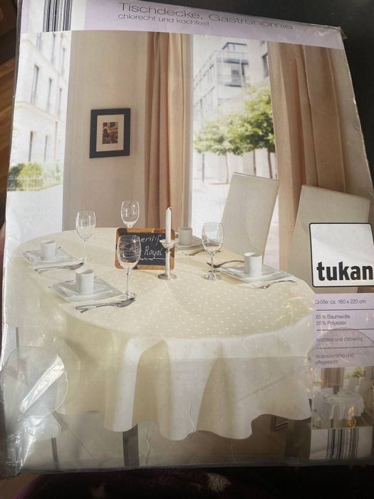 Скатертина для обіднього столу Tukan біла