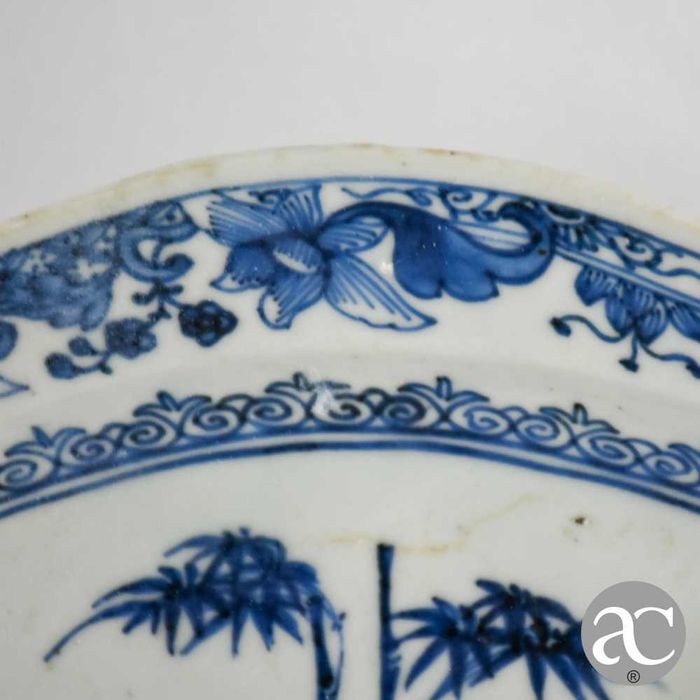 Travessa polilobada em porcelana da China, período Qianlong séc. XVIII
