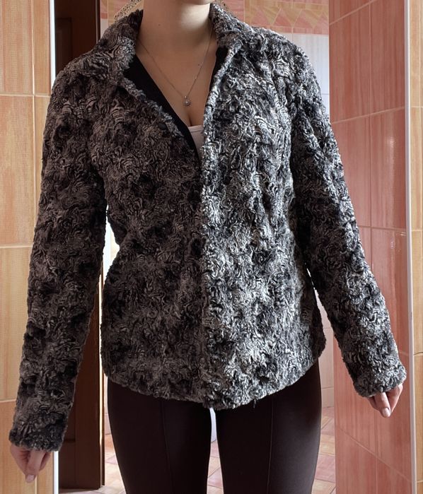 Велюровий бомбер