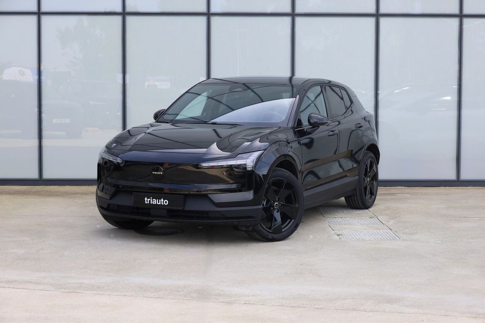 Volvo EX30 69 kWh Single Motor Extended Range Black Edition