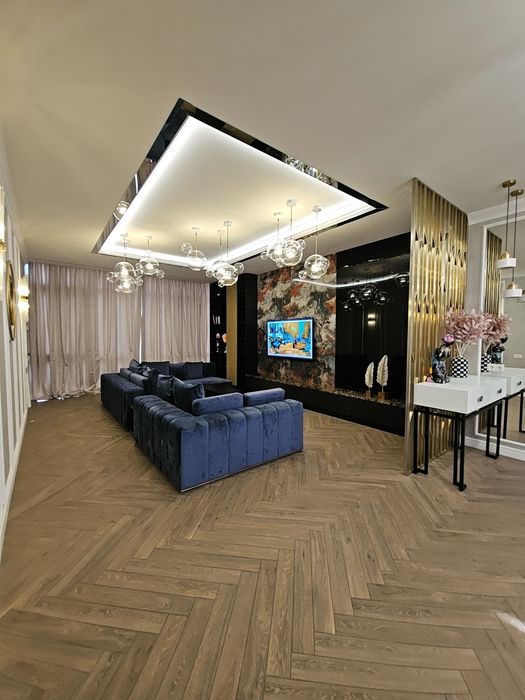 Продаётся эксклюзивная квартира с террасой в центре с паркоместами