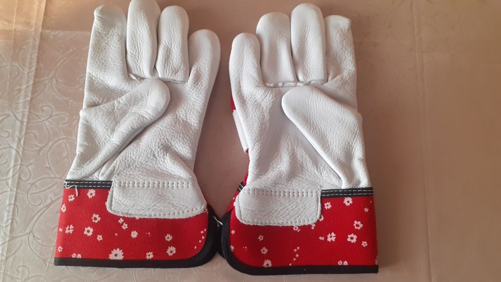 Рабочие защитные перчатки