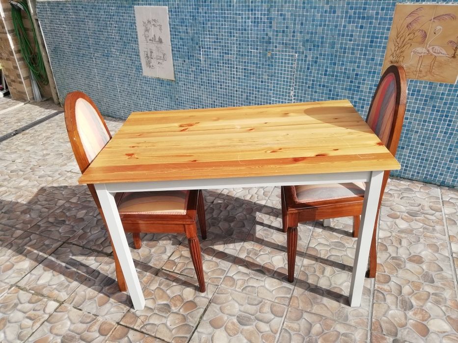 Mesa cozinha e 2 Cadeiras