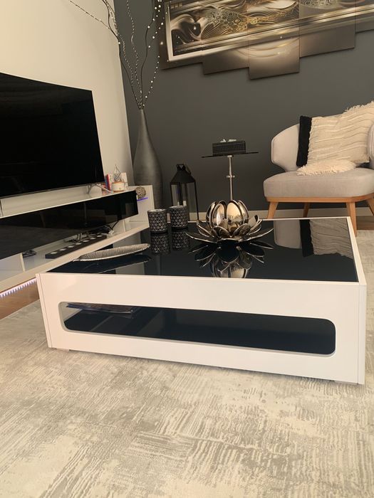 Mesa baixa com vidro