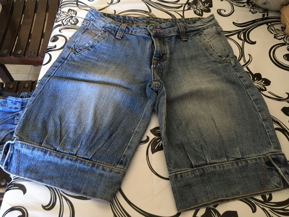 Calcas de ganga usadas em muito bom estado ,para desocupar ,deixaram d