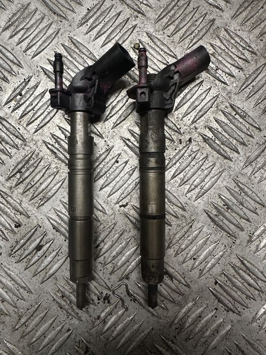 Wtryskiwacz 3.0 cdi 064