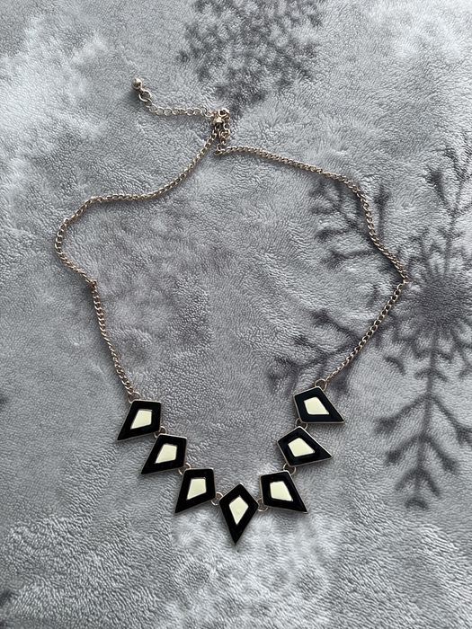 Naszyjnik czarno biały