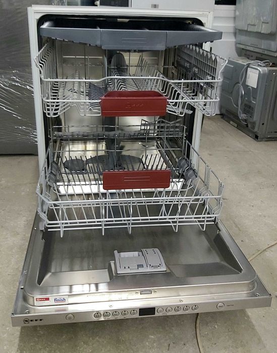 Встраиваемая посудомойка 60см на три лотка с проекцией Neff S51N58X9EU