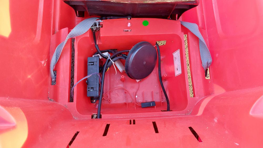 Duże auto Ferrari kabriolet dla dziecka