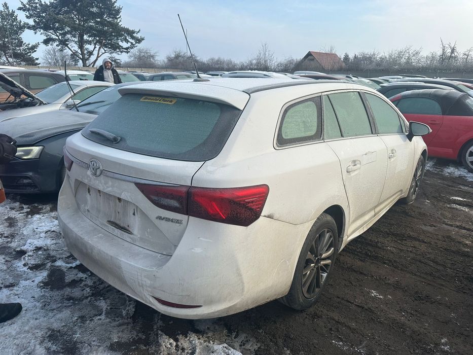 Toyota Avensis silnik 1.6 D-4D 2016r,Anglik z kluczykami