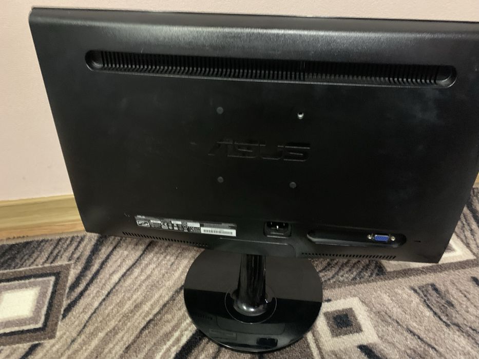 Монітор Аsus/19 дюймів
