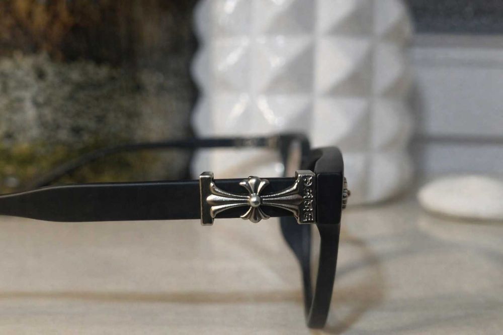 Czarne okulary Chrome Hearts style