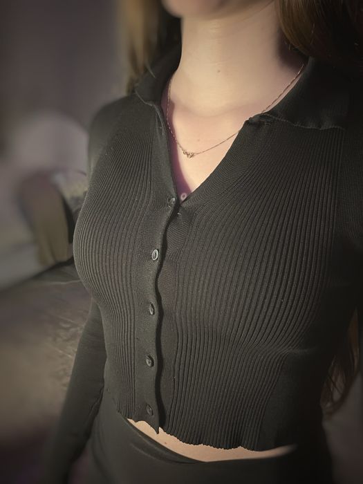 Кофта облягаюча на ґудзиках