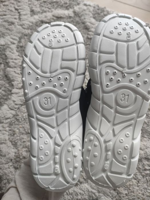 Nowe kapcie / buty chłopięce VIGGAMI 31