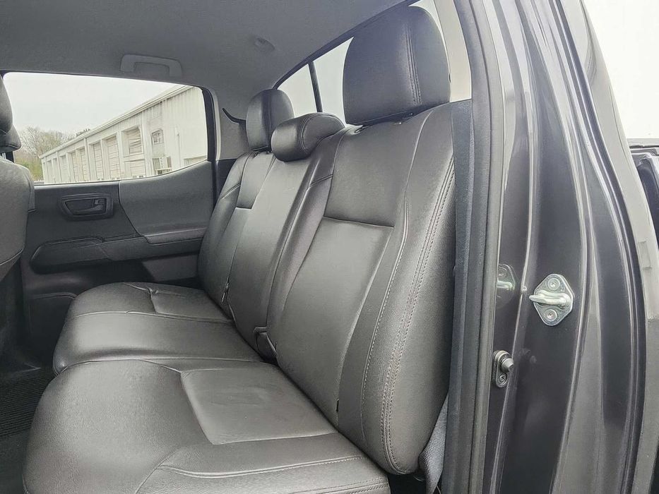 Toyota Tacoma SR V6      2019