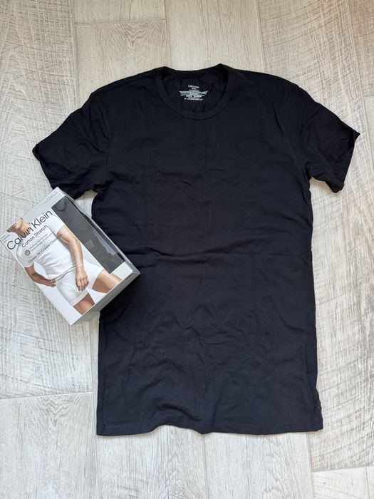 Класні футболки Calvin Klein