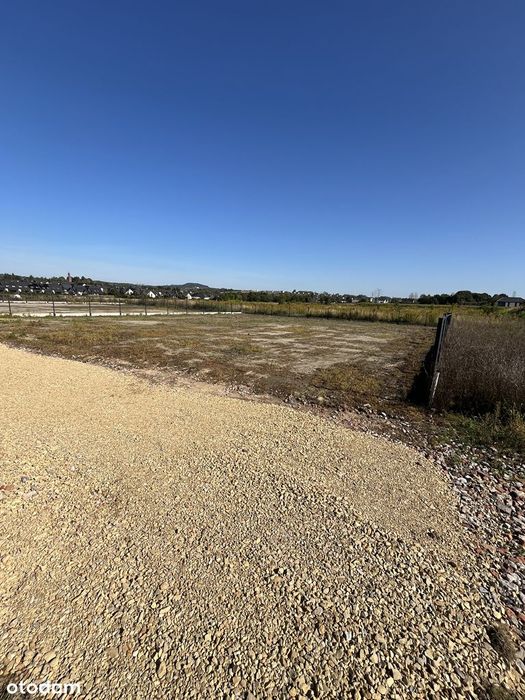 Działka idealna pod dom – cisza, zieleń i wszystko w zasięgu spaceru!