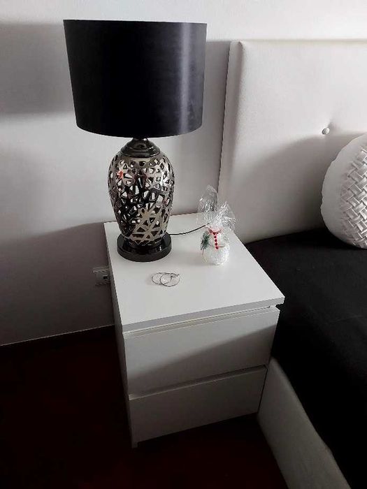 Conjunto de quarto branco praticamente novo