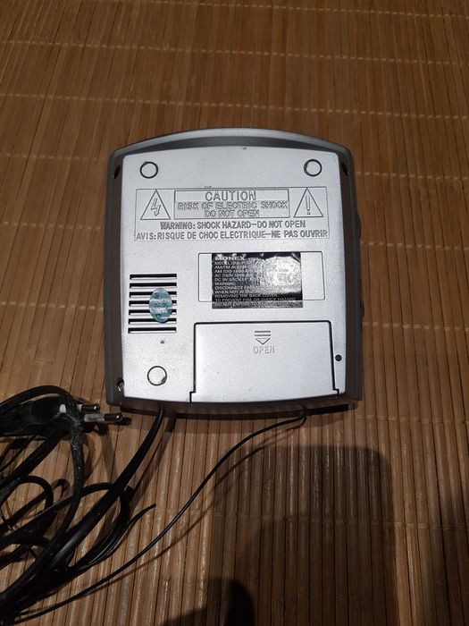 Radio despertador MONEX UNI-1107