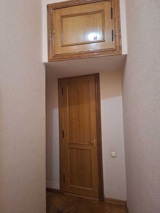 Інститутська, б.13/4, 44 кв м.Світло ЗАВЖДИ! Царський будинок 15000грн