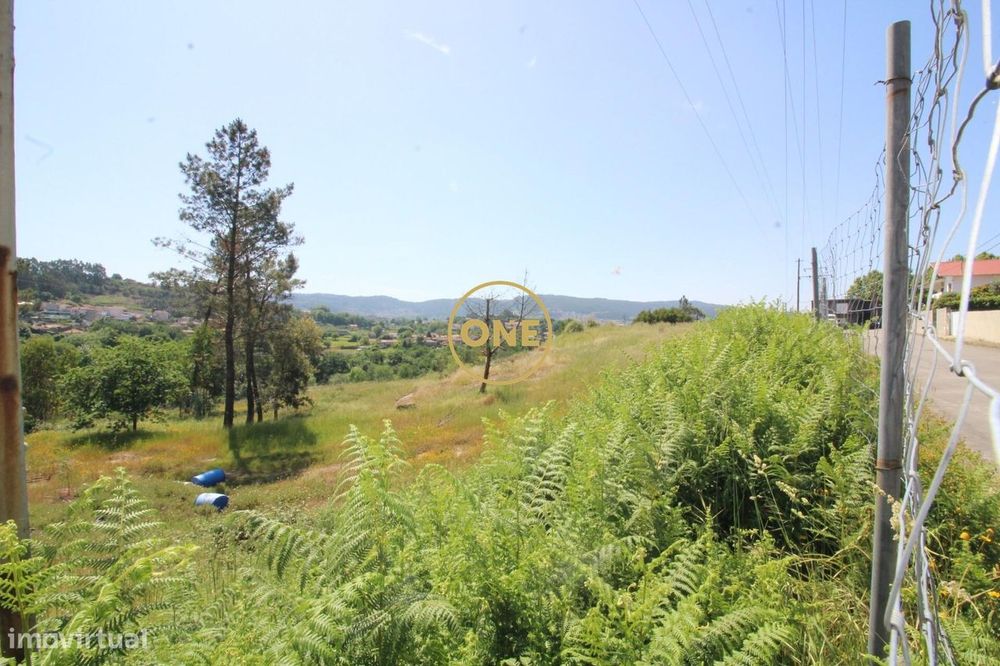 Lote de terreno de construção com 700m2 de área em Bairro para venda