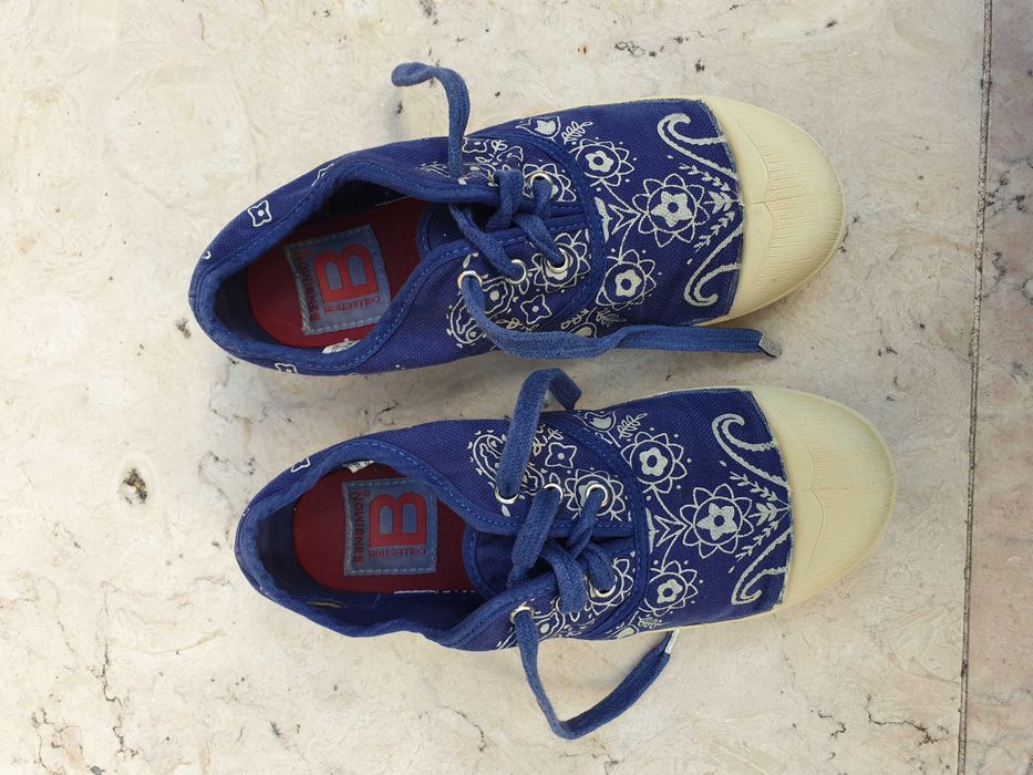 Tenis Bensimon azul com flores