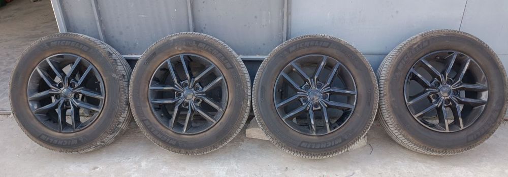 Jeep grand Cherokee WK2   диски R20