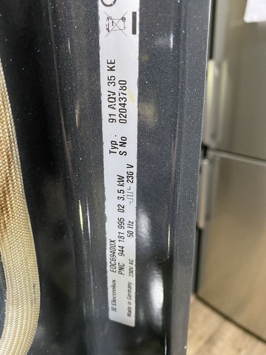 Встраиваемый духовой шкаф Electrolux EOC 69400