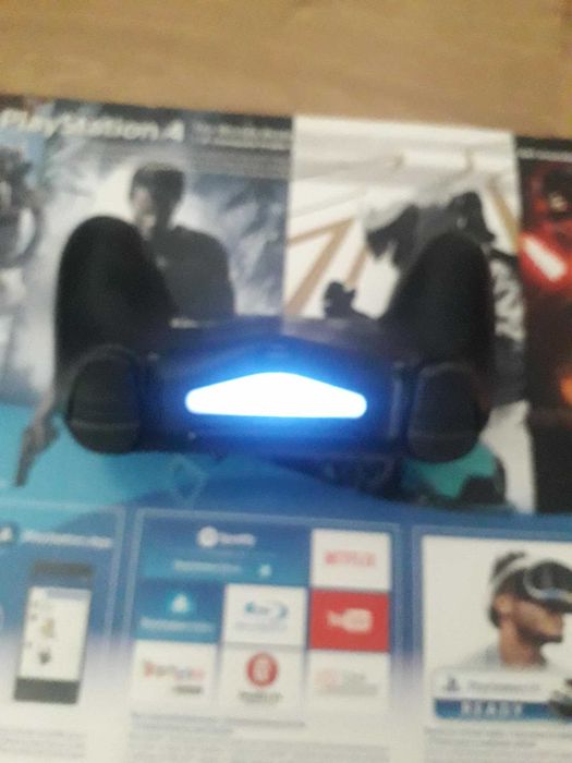 comando de PS4 com uma pequena falha no analogic (asvezes)