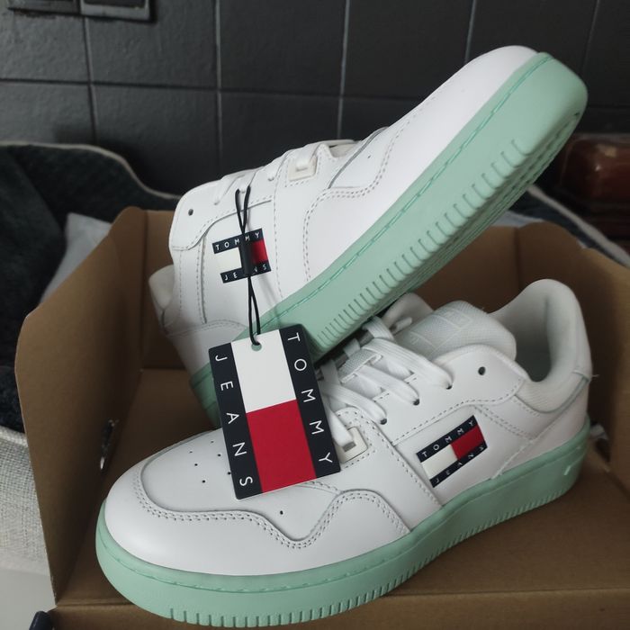 Sprzedam Sneakersy Tommy Hilfiger Retro basket 37 miętowe.