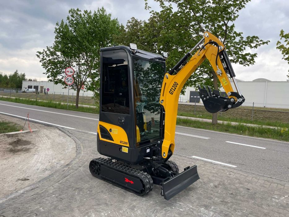 Nowa Minikoparka GT1200 silnik KOOP, kabina Gunter Grossmann