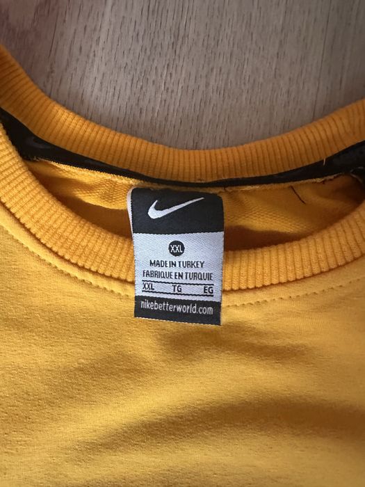 Продам оріг  Nike Sportswear Just Do It Crewneck Sweatshirt (Yellow)