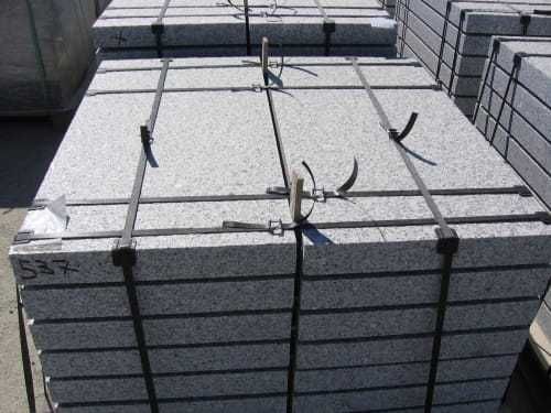 Granitowe płyty płomieniowane