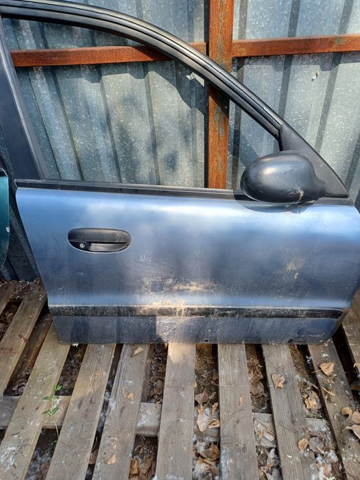 Продам двері на LANOS