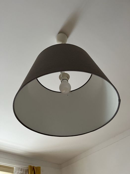 Abajour Ikea cinzenta