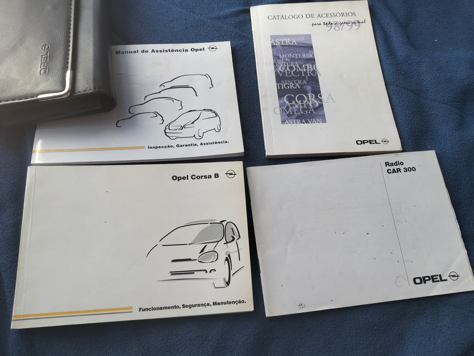 Vendo manuais corsa b