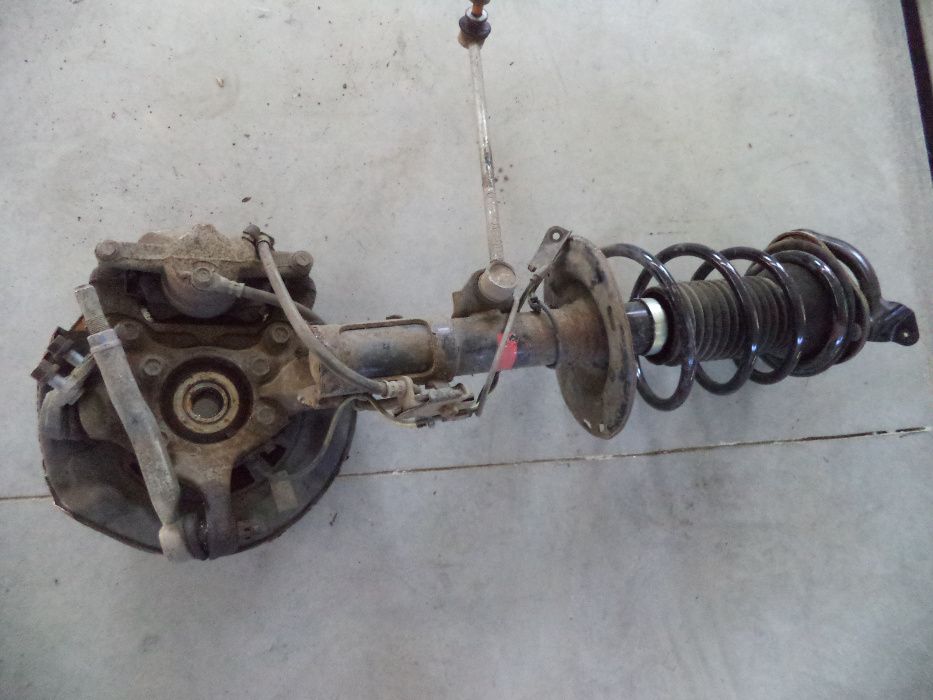 Mcpherson prawy przód Toyota Verso 1.6 09-18r