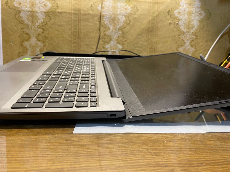 Продам ноут Lenovo 81Y3