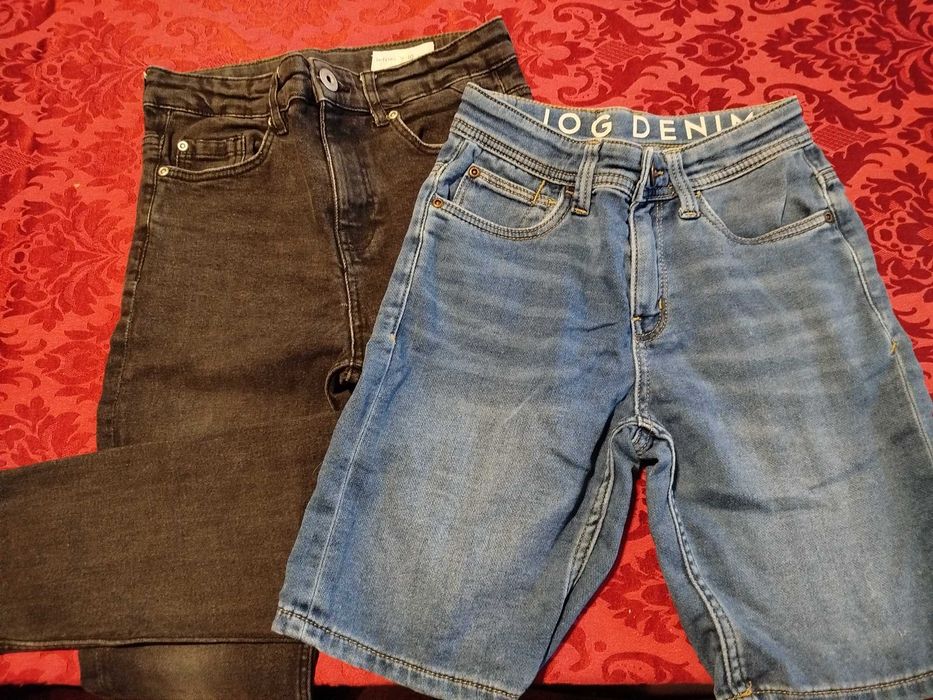 Roupa de menino em bom estado