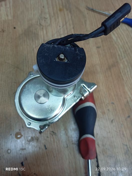 Briggs & Stratton Стартер електричний 84005205 594360 597274 Бригс Стратон