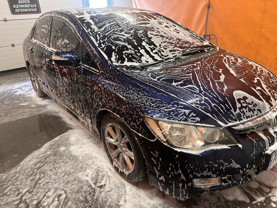Продам Хонда Сивик 4D мотор 1.8 автомат