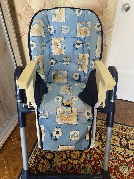 Стіл для годування