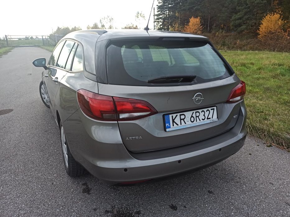Opel Astra polski salon