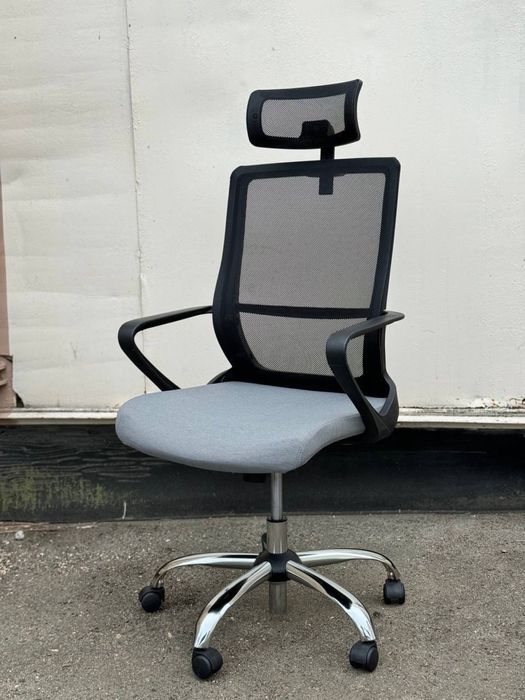 Распродажа офтсной мебели Кресла столы стулья Шкафы стеллажи тумбы пол