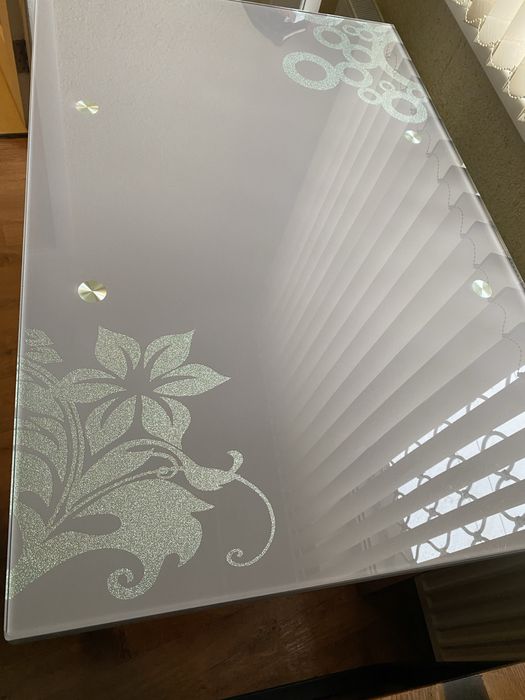 Продам стільці та стіл стільці шкіряні