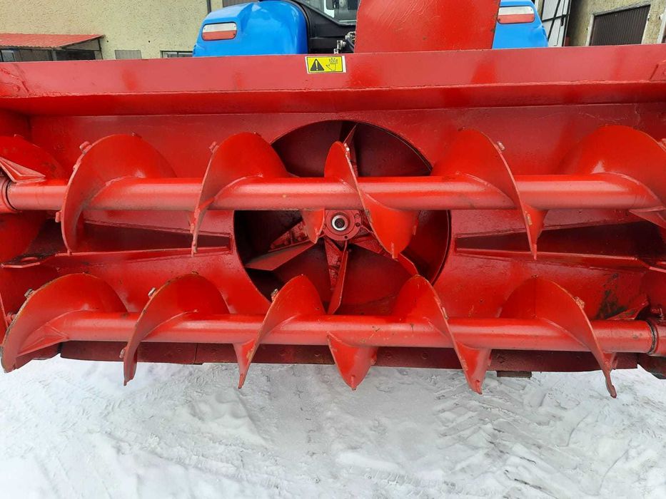Pług wirnikowy do odśnieżania