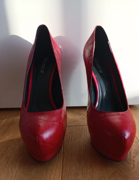 Czerwone buty na obcasie Kazar czółenka 38 skóra