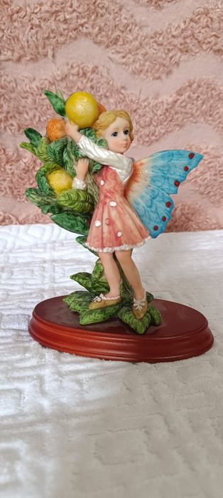 Ceramiczna figurka wróżki