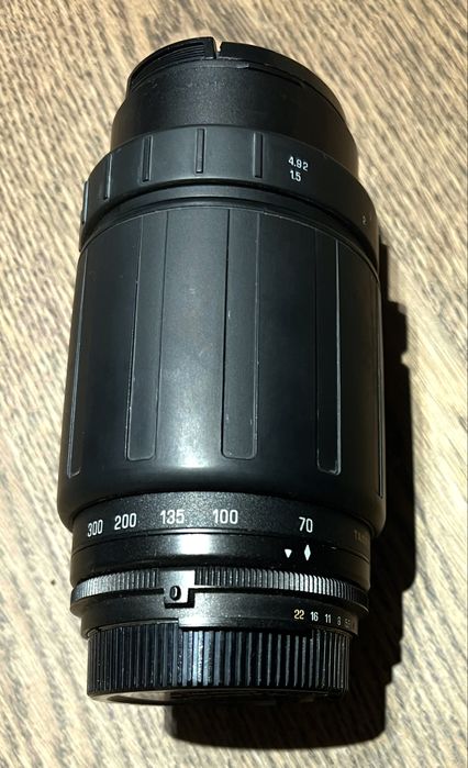 Teleobjetiva Macro 70-300mm f/4-5.6 – Ótimo estado