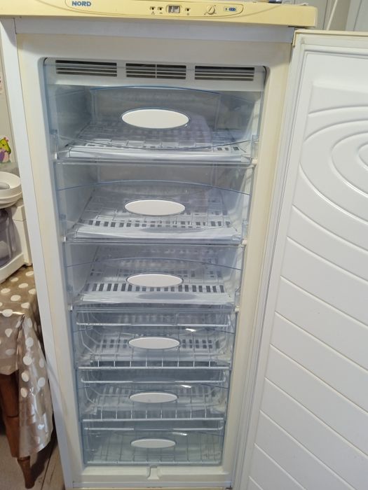 Большая морозильная камера NORD 210л